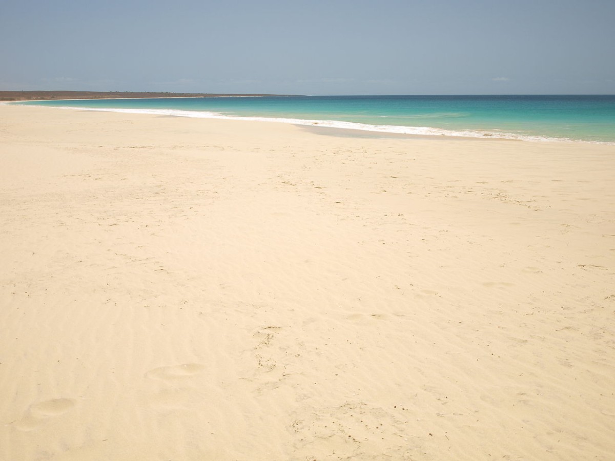17- Santa Monica State Beach, Cabo Verde 1280px-praia_de_santa_monica