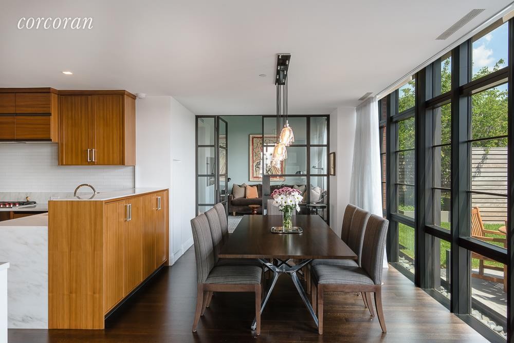 Cozinha e sala de estar estão ligadas