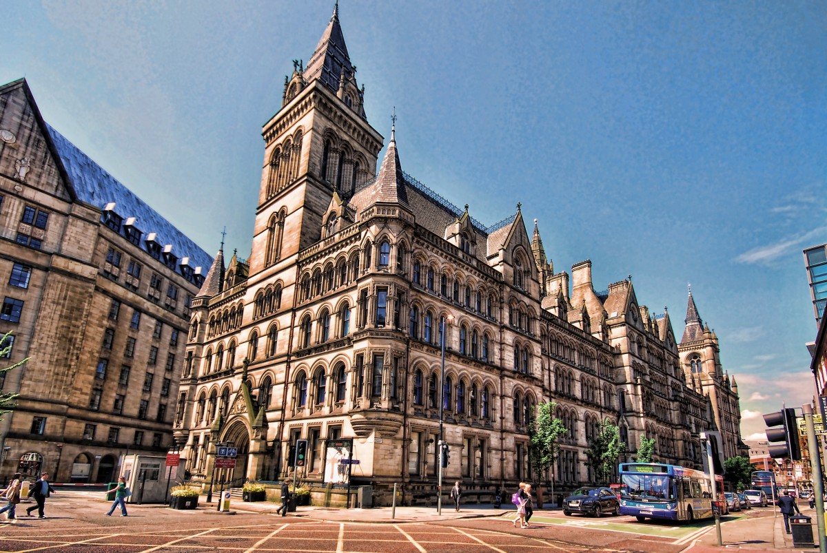 7_manchester_town_hall_ne_and_s_facade_wikimedia