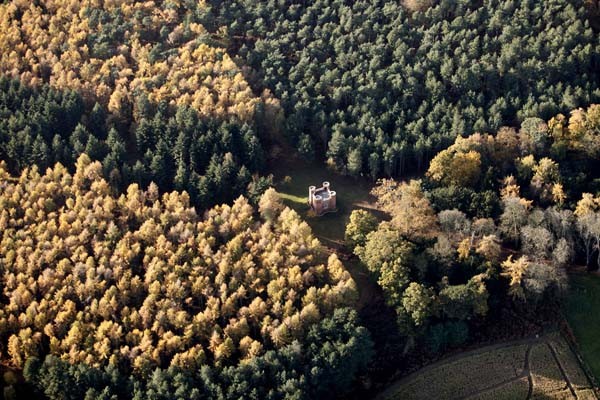 Localiza-se em Inglaterra