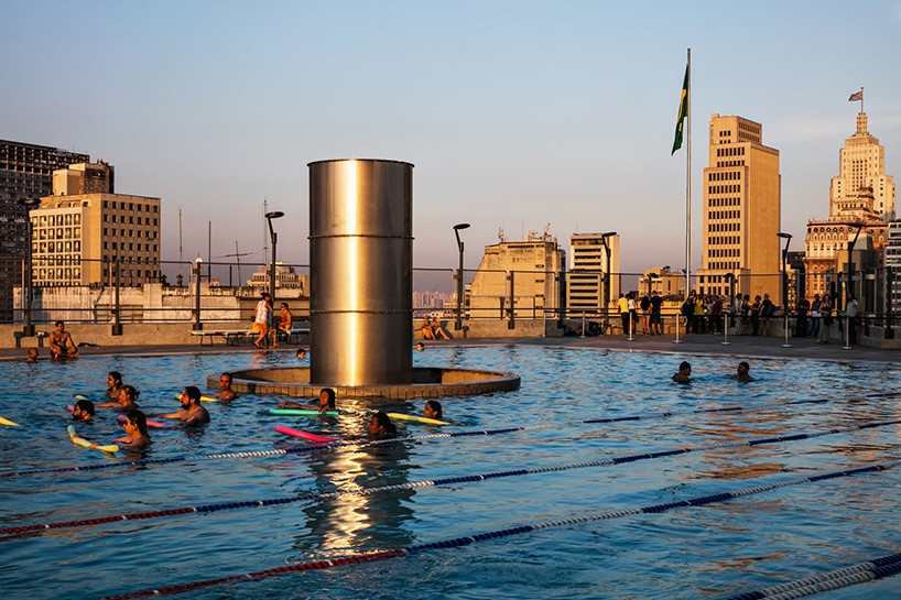 E sim, uma piscina exterior...