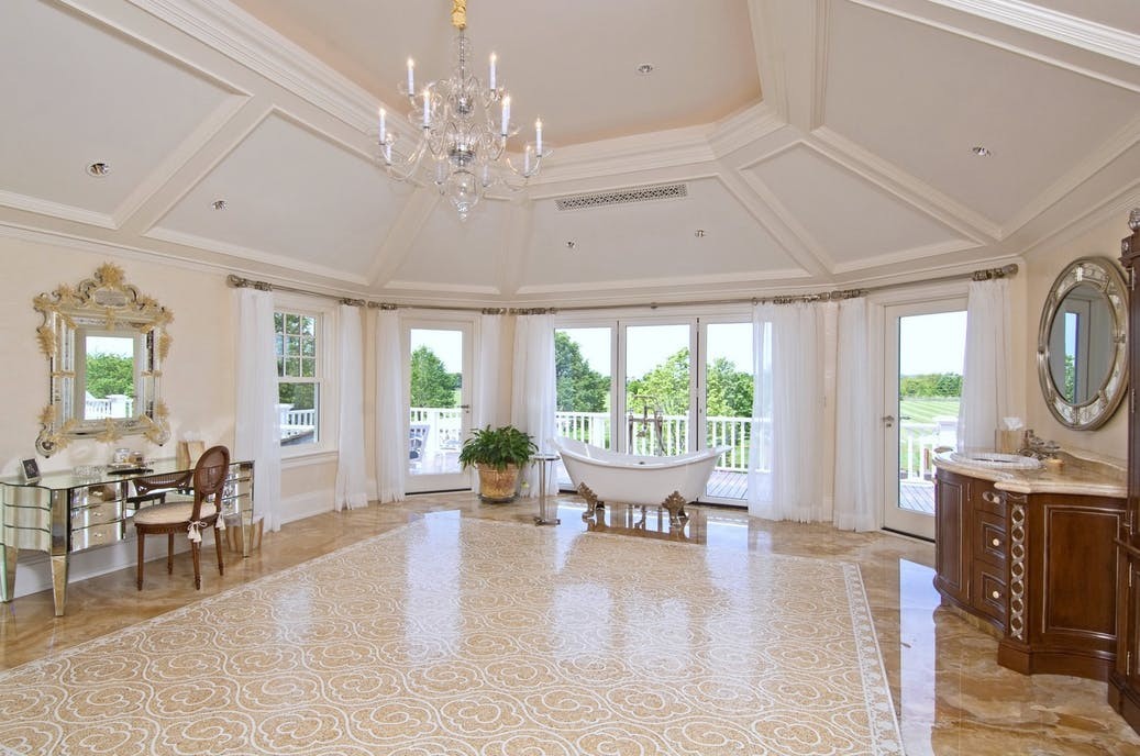 Espaços muito amplos