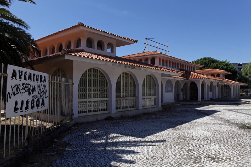 Parque infantil AS uso público comercial