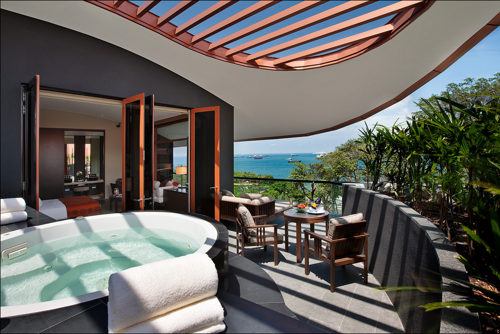 Jacuzzi com vista para o mar