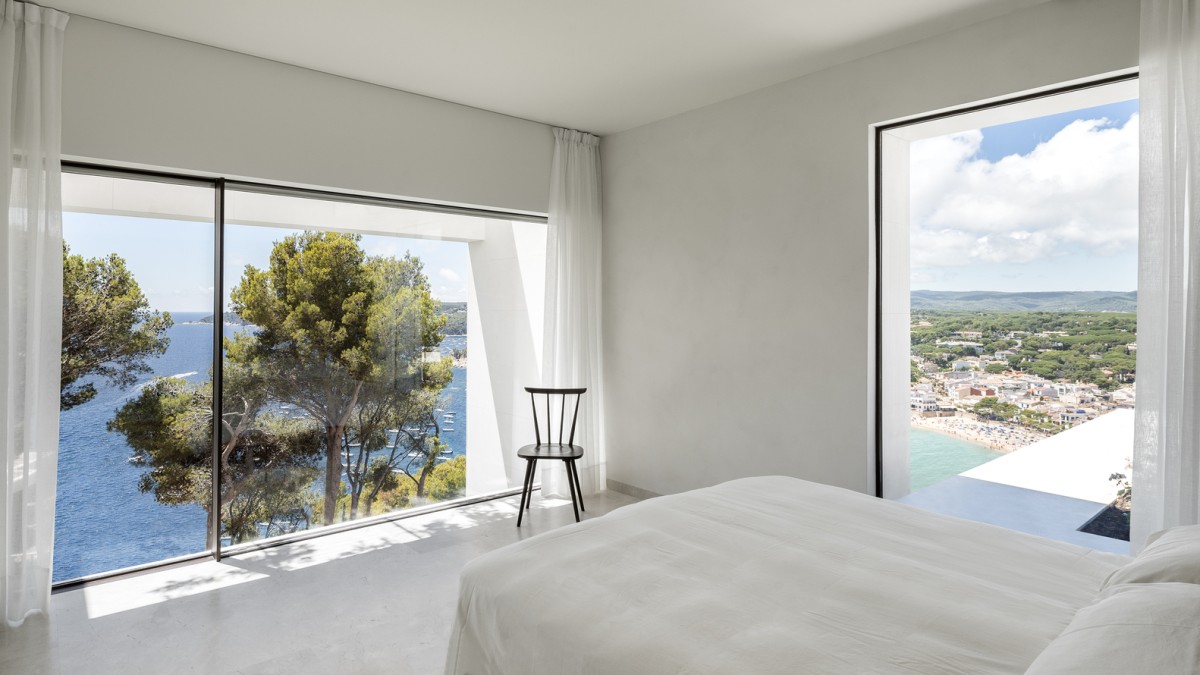 Acordar e contemplar o mar