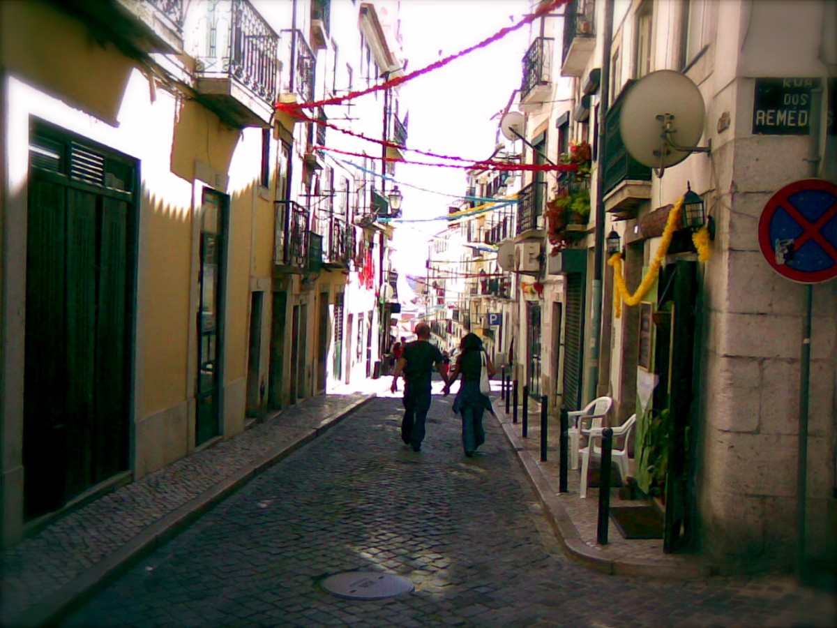 CML vai proibir novas unidades de AL em Alfama, Mouraria e Castelo 