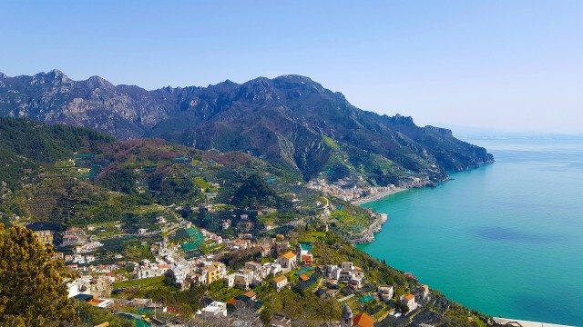 Vue sur la ville d'Amalfi / pixabay.com/es/users/SalvatoreMonetti-3636083/