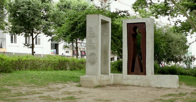 Memorial to the victims of homophobia, inaugurated in 2017 in the Príncipe Real park