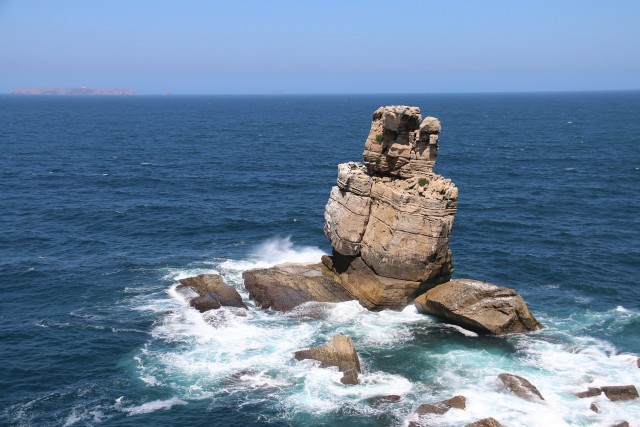 Peniche / pixabay.com/es/roca-mar-peniche-portugal-océano-1564960