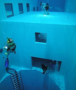 Fazer mergulho... dentro da piscina