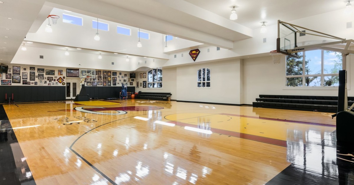 Campo de basquetebol, claro...