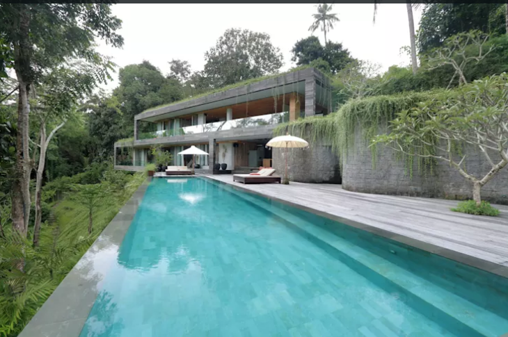 Uma piscina de horizonte infinito...