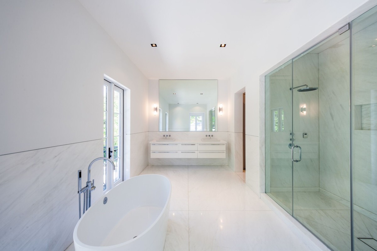 A casa tem seis casas de banho