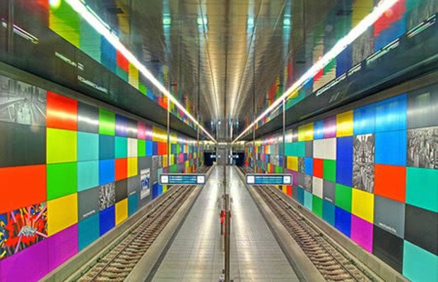 U-Bahn, Munique, Alemanha 748