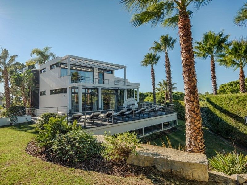  Esta villa de estilo tropical en la costa sur de Portugal es el lugar perfecto bajo el sol