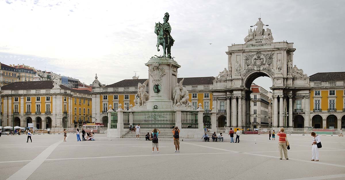 Plaza del Comercio / Wikipedia