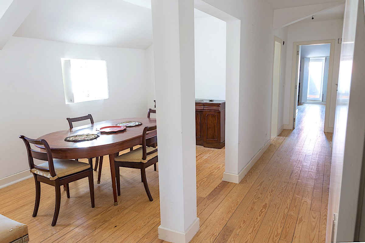 Het appartement heeft ook een grote penthouse-suite met 4 kamers Het appartement heeft ook een grote penthouse-suite met 4 kamers