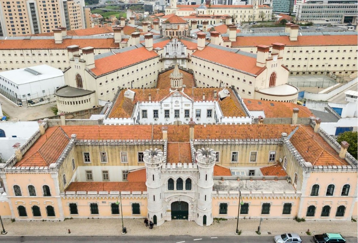 Prisão de Lisboa vai fechar e começa a “luta” pelos terrenos: Tribunais, casas ou hotéis? 