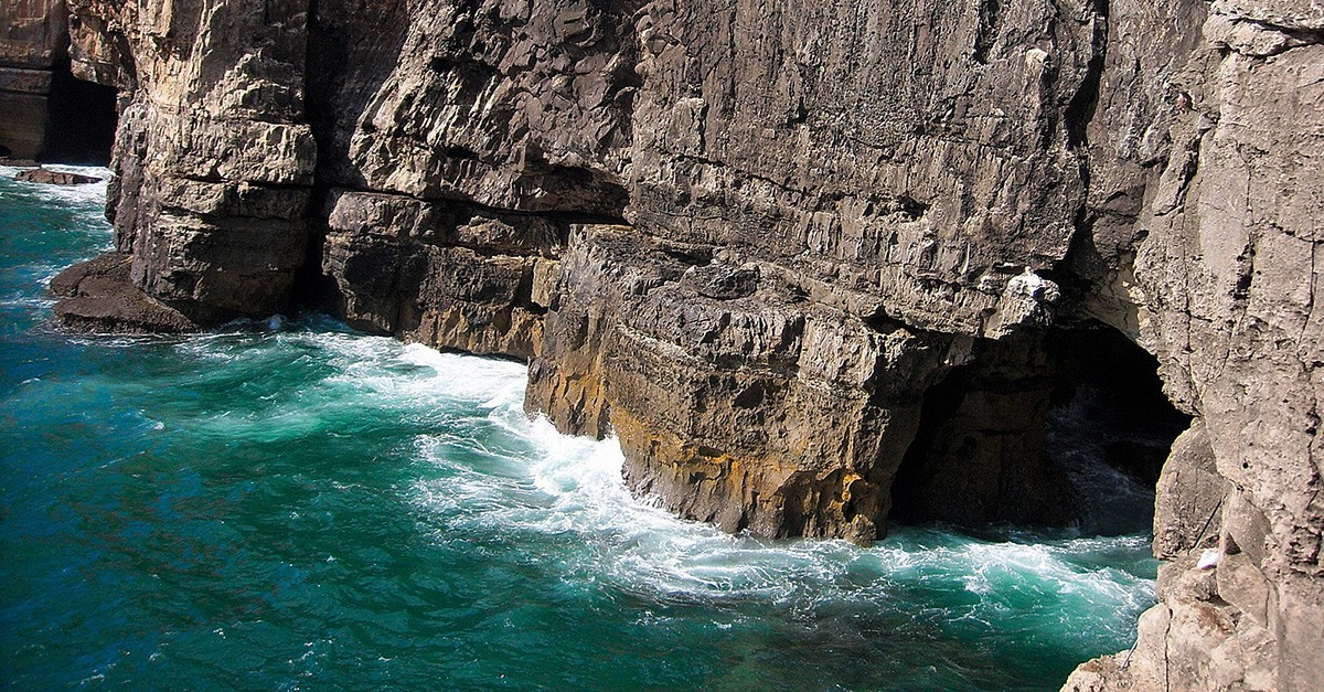 Boca do Inferno rock formation landmark / Wikimedia Boca do Inferno rock formation landmark / Wikimedia