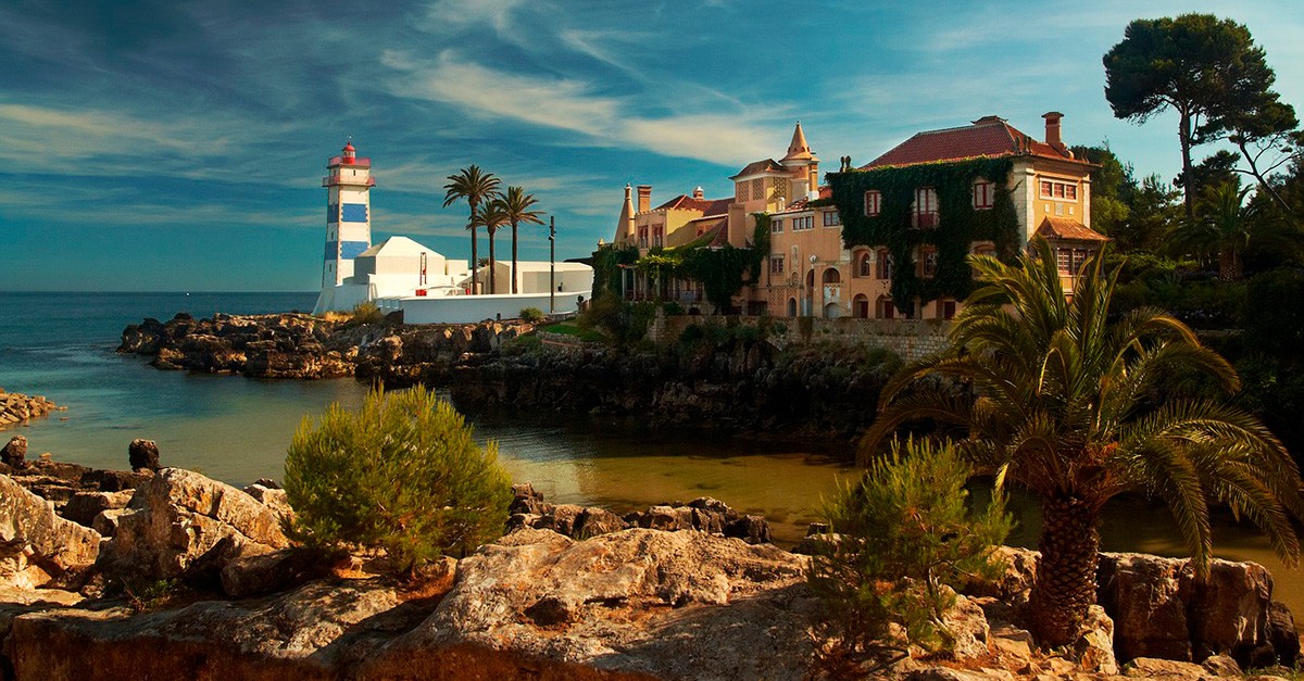 The beautiful coastal town of Cascais / Pixabay