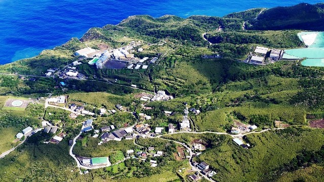 Um cenário magnífico Uma ilha a 320 km do Japão
