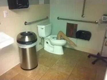 quien_sale_de_este_bano