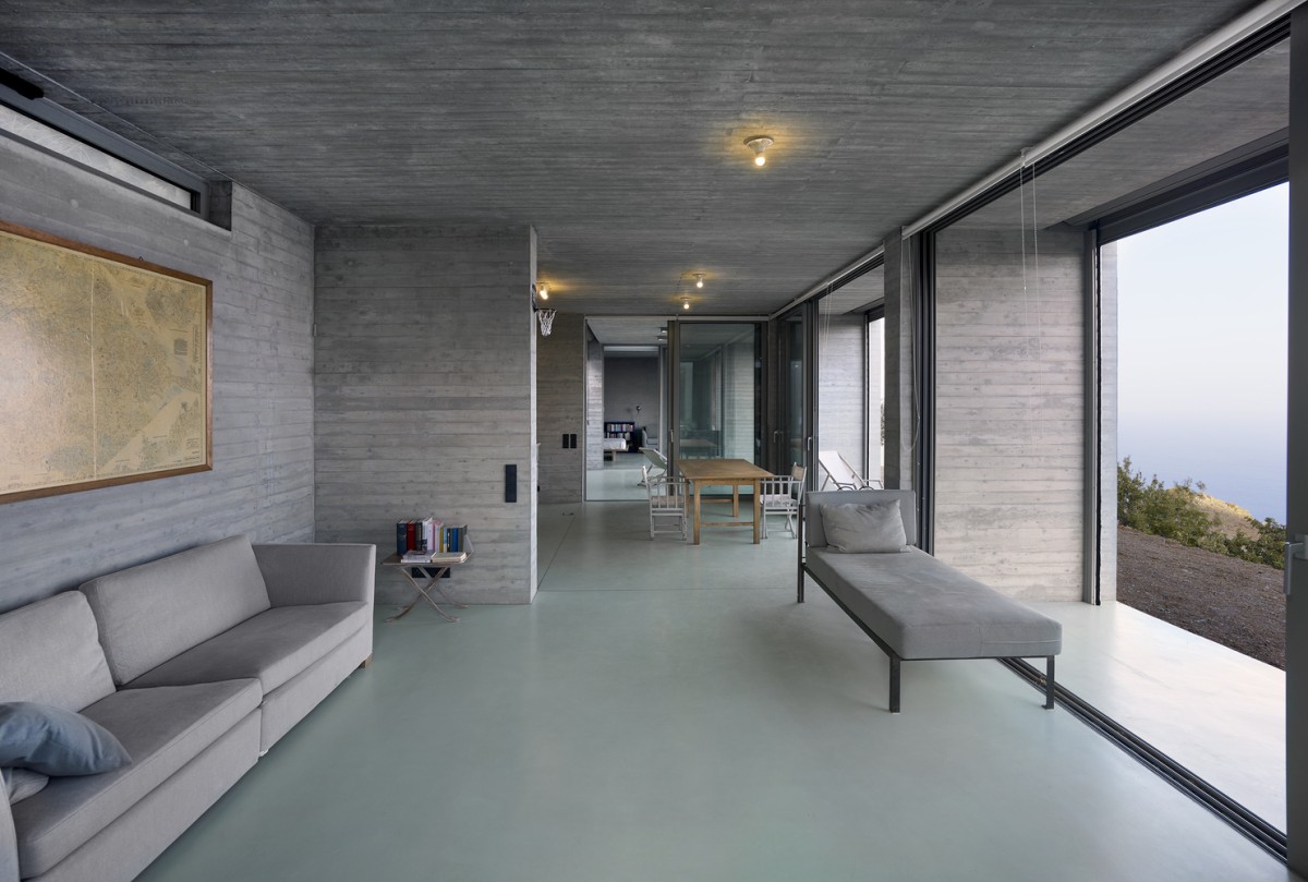 Uma espaçosa sala de estar