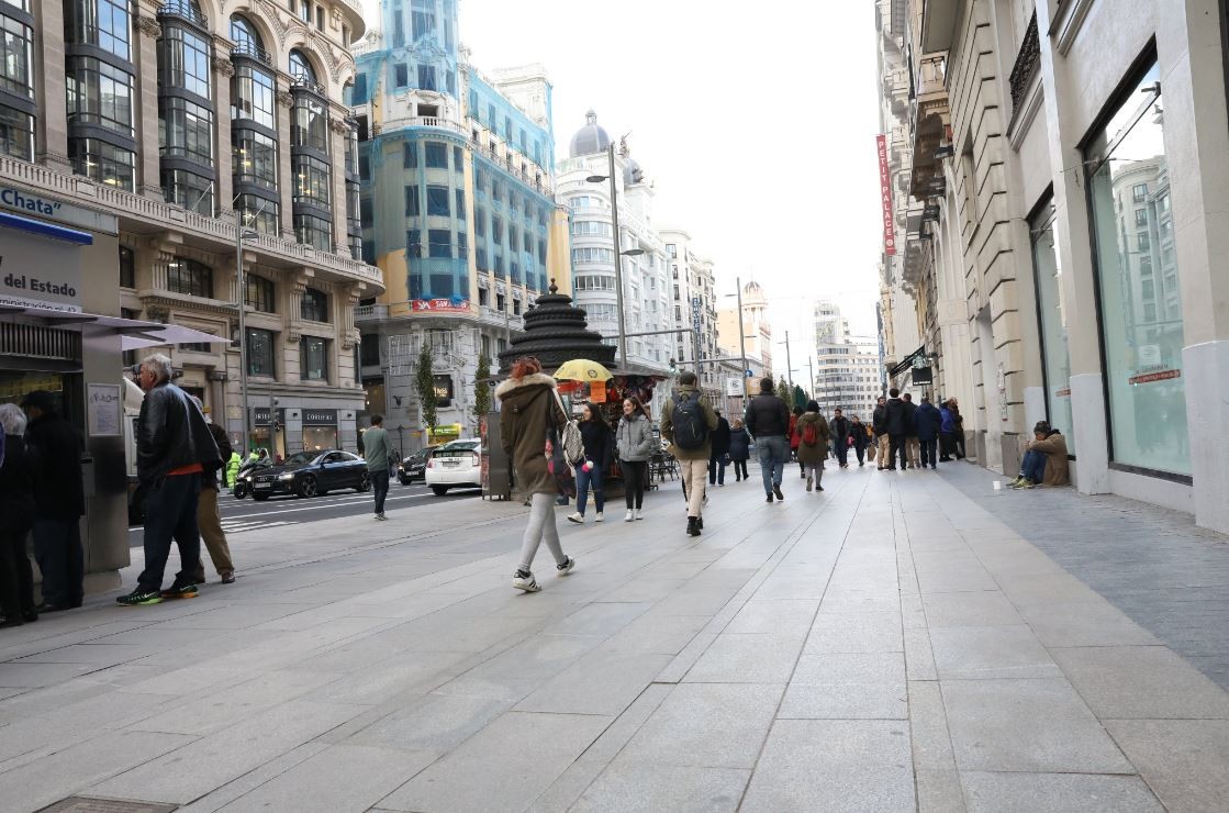 Passeios foram alargados entre 2,6 e 3,4 metros Passeios foram alargados entre 2,6 e 3,4 metros