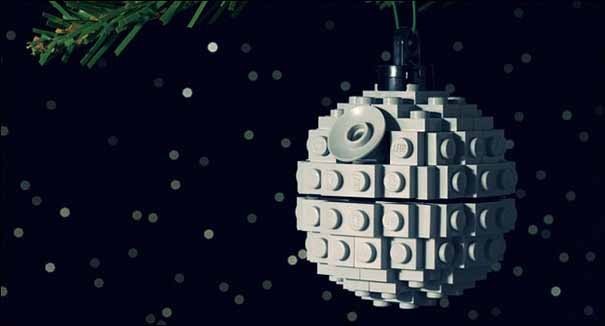 Bola de Natal com peças de Lego Bola de Natal com peças de Lego