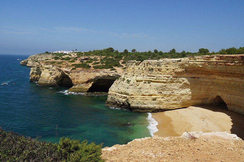 Frumoasa coastă din Algarve / Pixabay