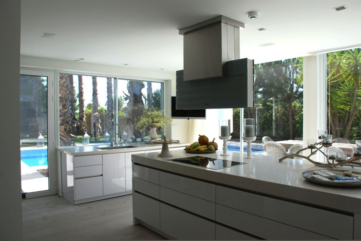 Spacious kitchen