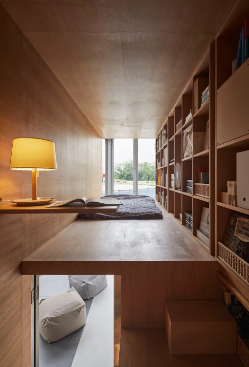 Uma caixa de madeira como quarto: uma solução de habitação pensada para Shanghai