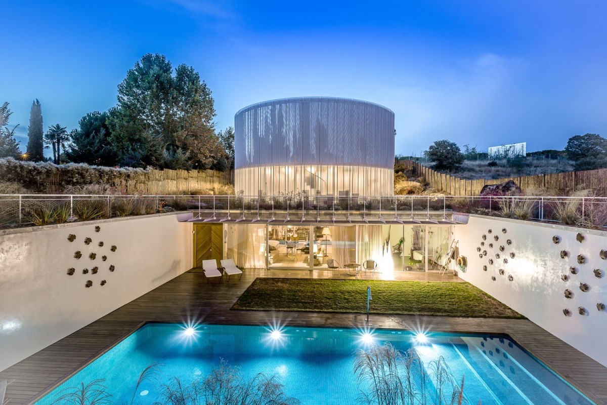 Está localizada em Madrid