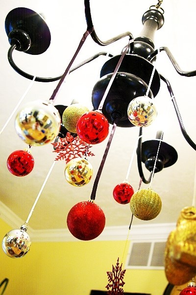 Aranhas de Natal com apenas umas bolas Aranhas de Natal com apenas umas bolas
