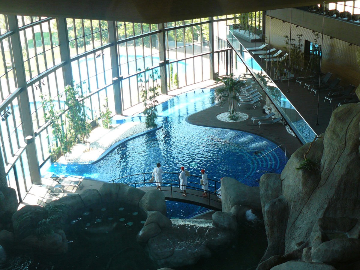 L’une des piscines du complexe thermal