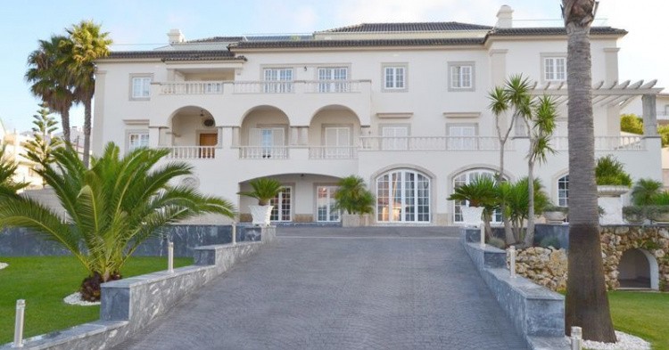 La nostra casa della settimana arriva con un cinema privato