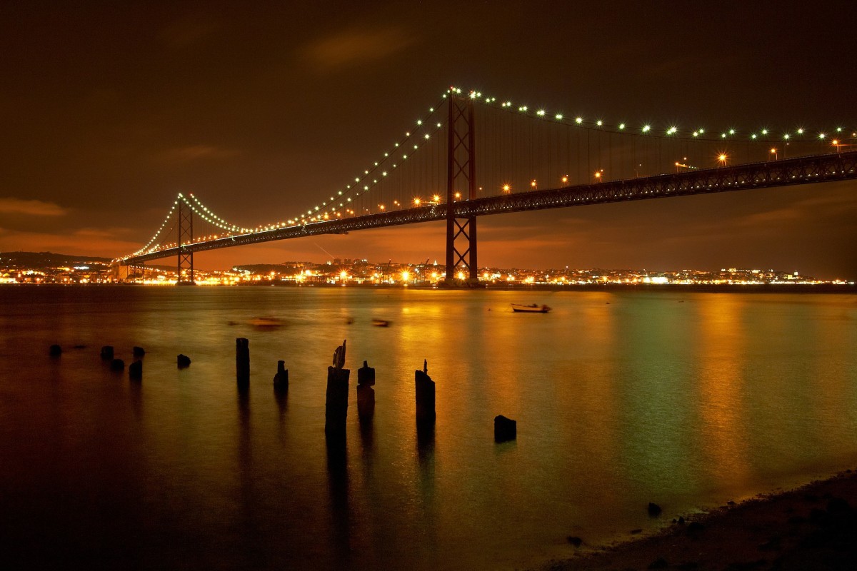 Ponte 25 de Abril à noite / http://maxpixel.freegreatpicture.com