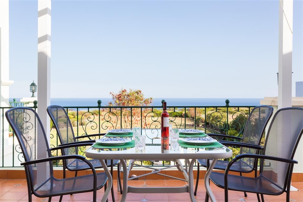 Genießen Sie das Leben in Portugal von Ihrem Balkon aus