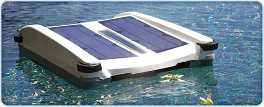 Limpa piscinas com painéis solares