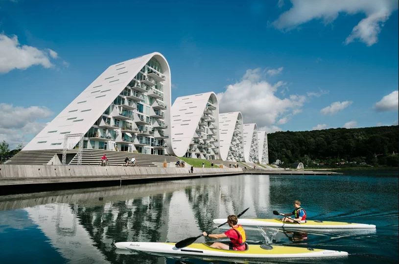 Vejle é uma pequena cidade portuária na Dinamarca Vejle é uma pequena cidade portuária na Dinamarca