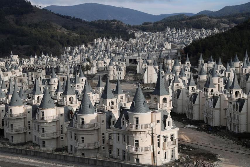 As casas foram construídas em forma de castelo da Disney