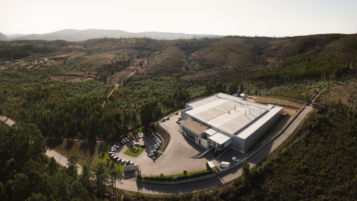 Empresa de mobiliário Jetclass investe 12 milhões na expansão da fábrica de Valongo