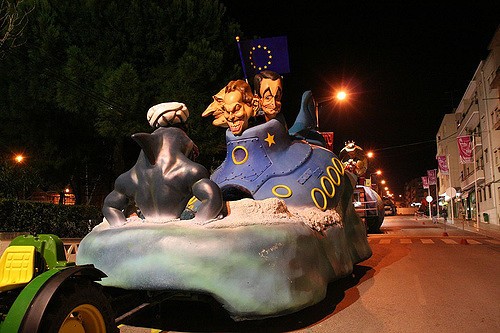 The amazing satiric floats in the Torres Vedras Carnival / Flickr