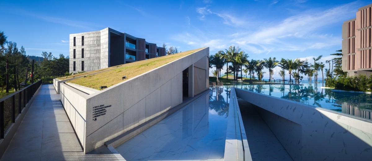 O hotel fica a poucos metros da praia O hotel fica a poucos metros da praia