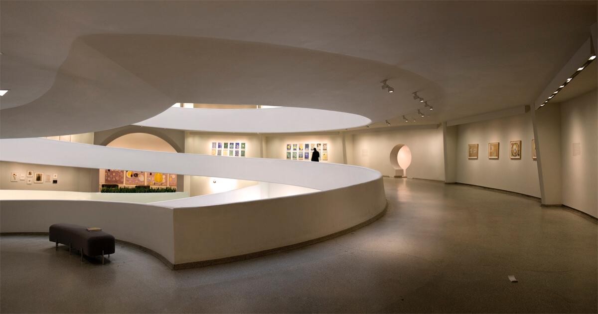 Interior do museu Guggenheim Interior do museu Guggenheim