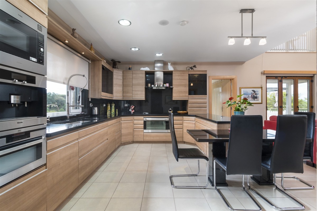 Fully-fitted kitchen