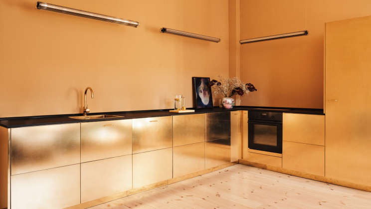 Uma cozinha em dourado Uma cozinha em dourado
