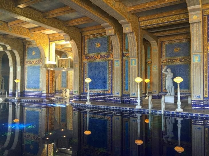 Piscina num palácio