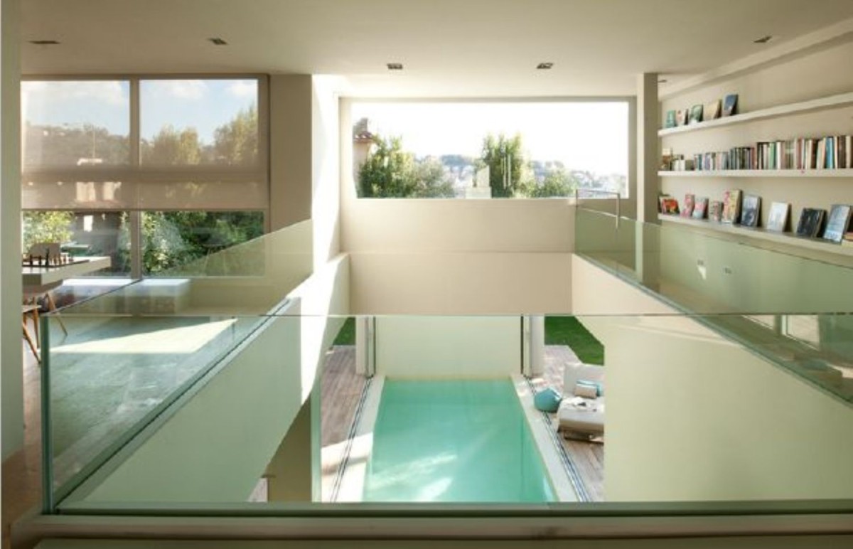 Do andar superior avista-se a piscina