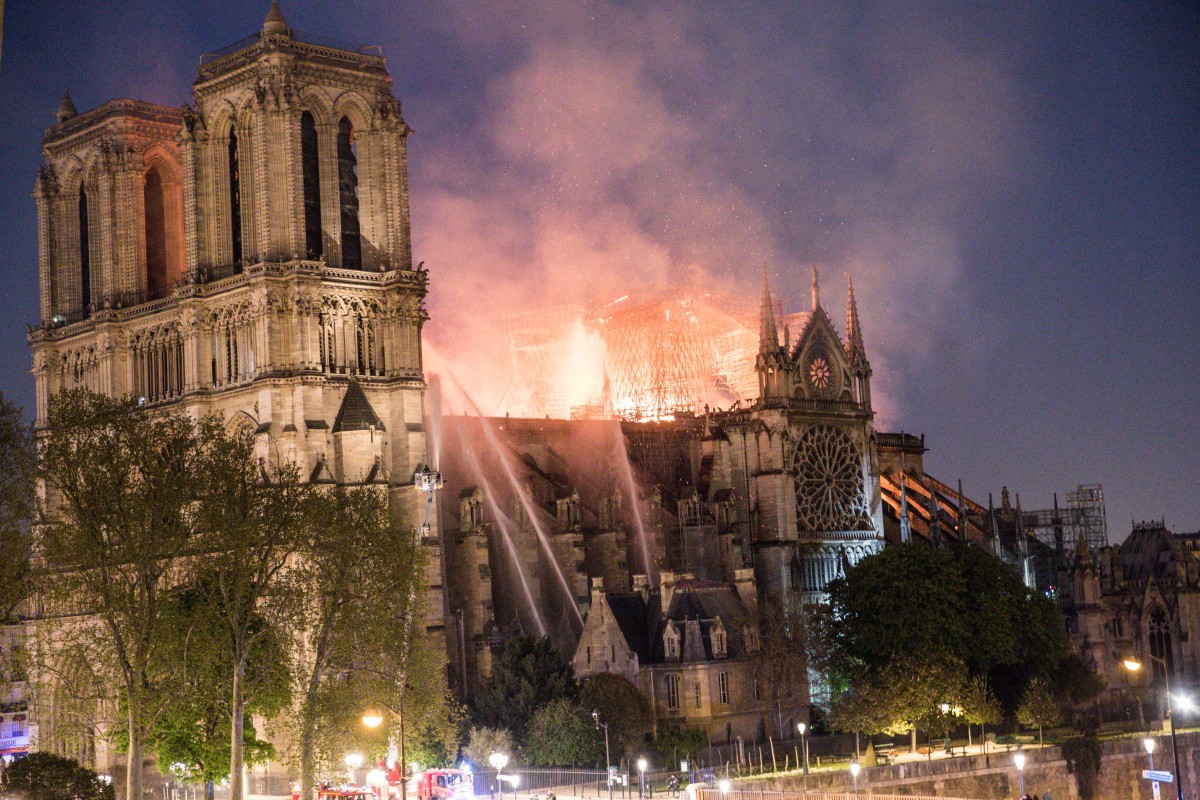 A Europa viu arder um dos mais icónicos monumentos do mundo